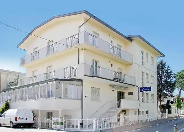 拉格马奇奥酒店 酒店 *